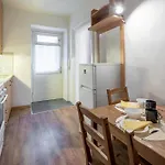 Chic Urban Retreat Bacso